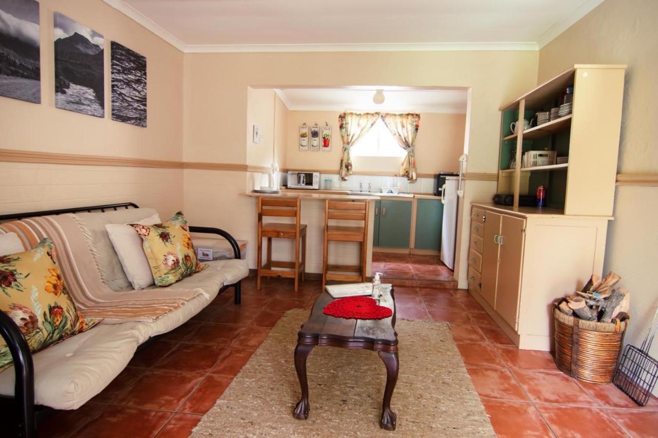 Op-die-Berg Kunje Guesthouse מראה חיצוני תמונה