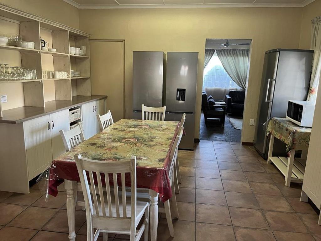 Op-die-Berg Kunje Guesthouse מראה חיצוני תמונה