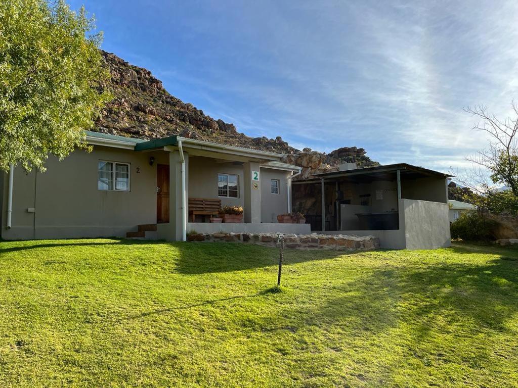 Op-die-Berg Kunje Guesthouse מראה חיצוני תמונה