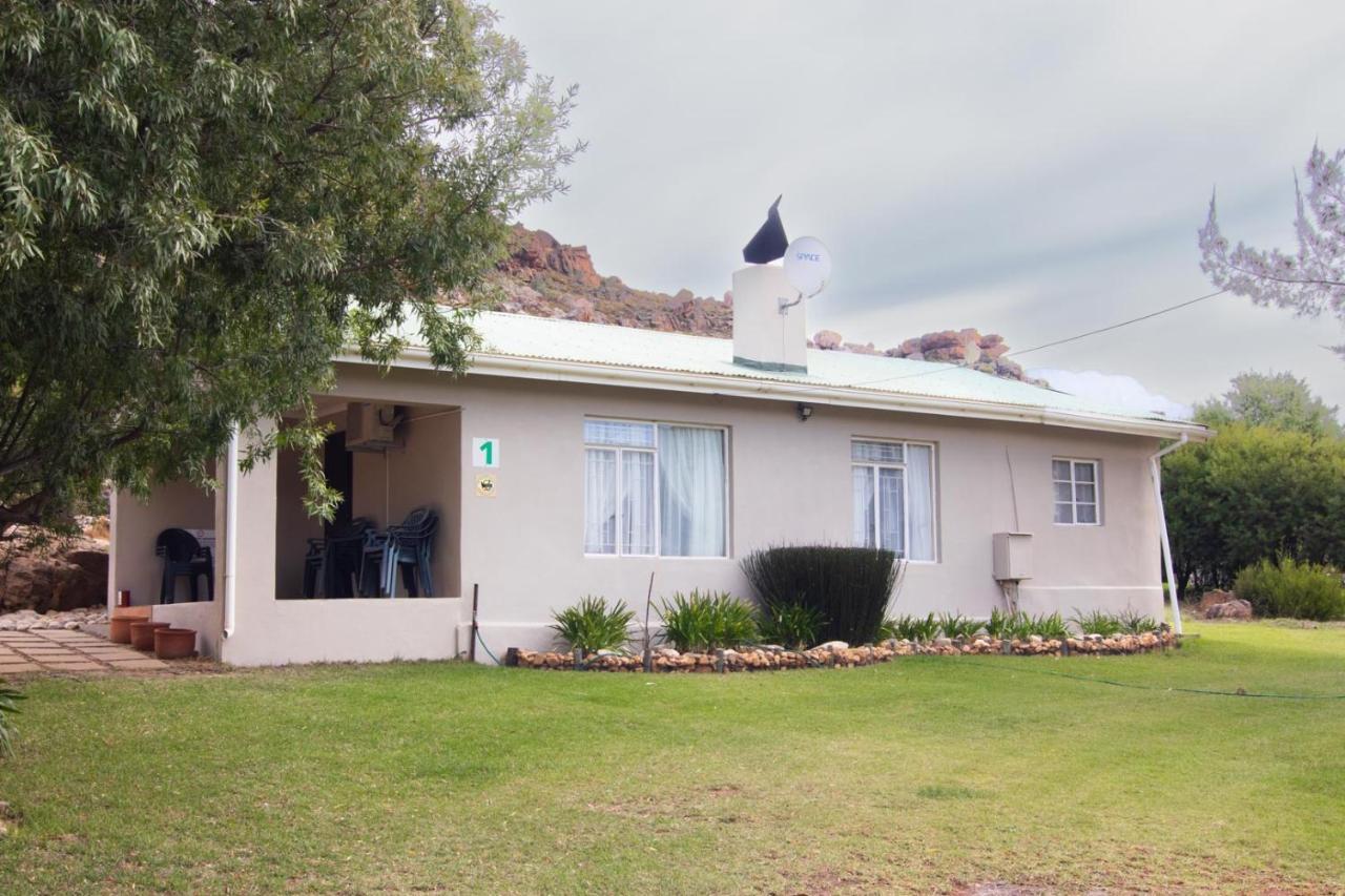 Op-die-Berg Kunje Guesthouse מראה חיצוני תמונה